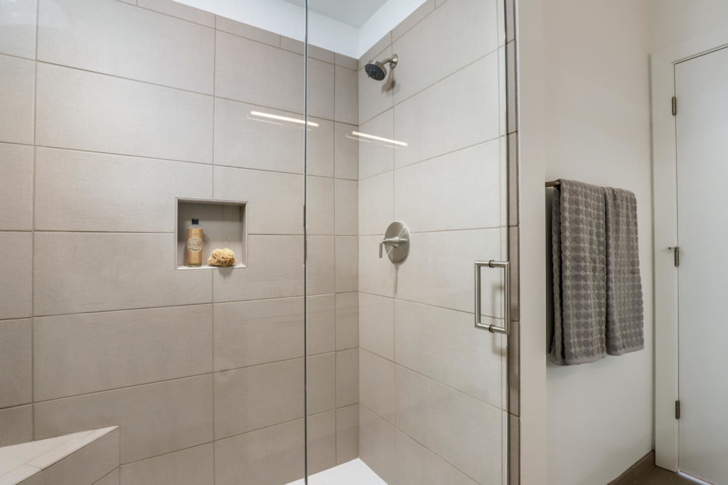 Kingsley Condos Extra Large Bathroom Shower