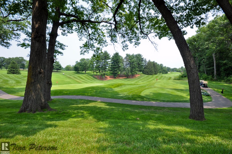 18 Hole Golf Course in the Oak Pointe Neighborhood